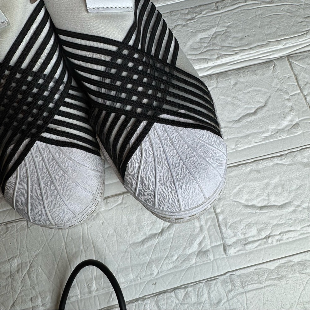 adidas Women's Slip-On Shoes white w/ black size 5.5 - Picture 6 of 14